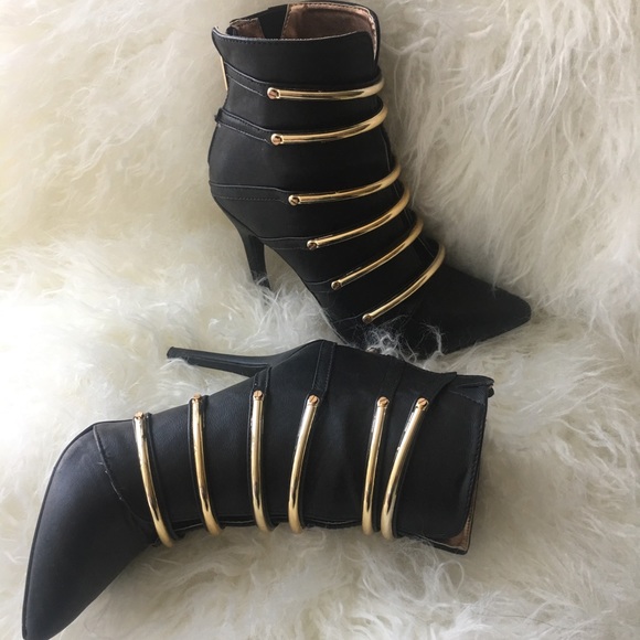 Cute booties - Picture 2 of 2